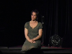 SPECTACLE LA PETITE FILLE A LA JAMBE DE BOIS