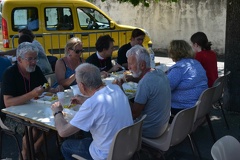 Repas artistes et b  n  voles  5 